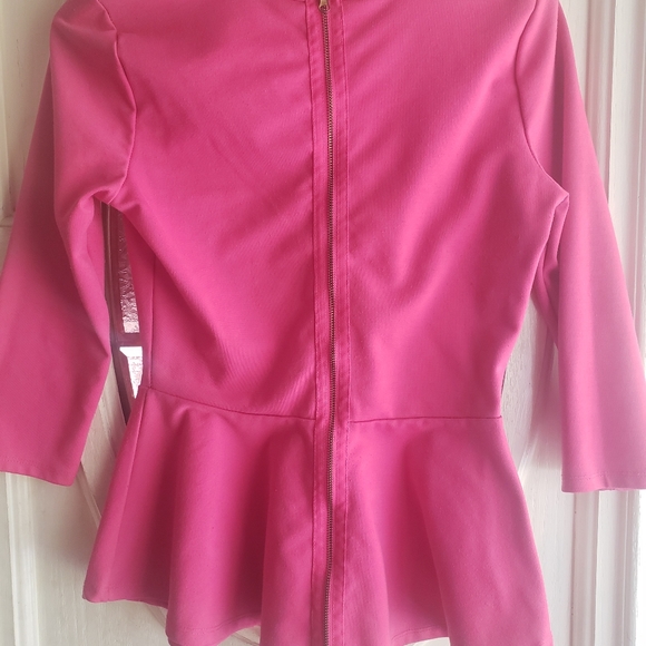 Body hugging pink zip back peplum top - Picture 5 of 8